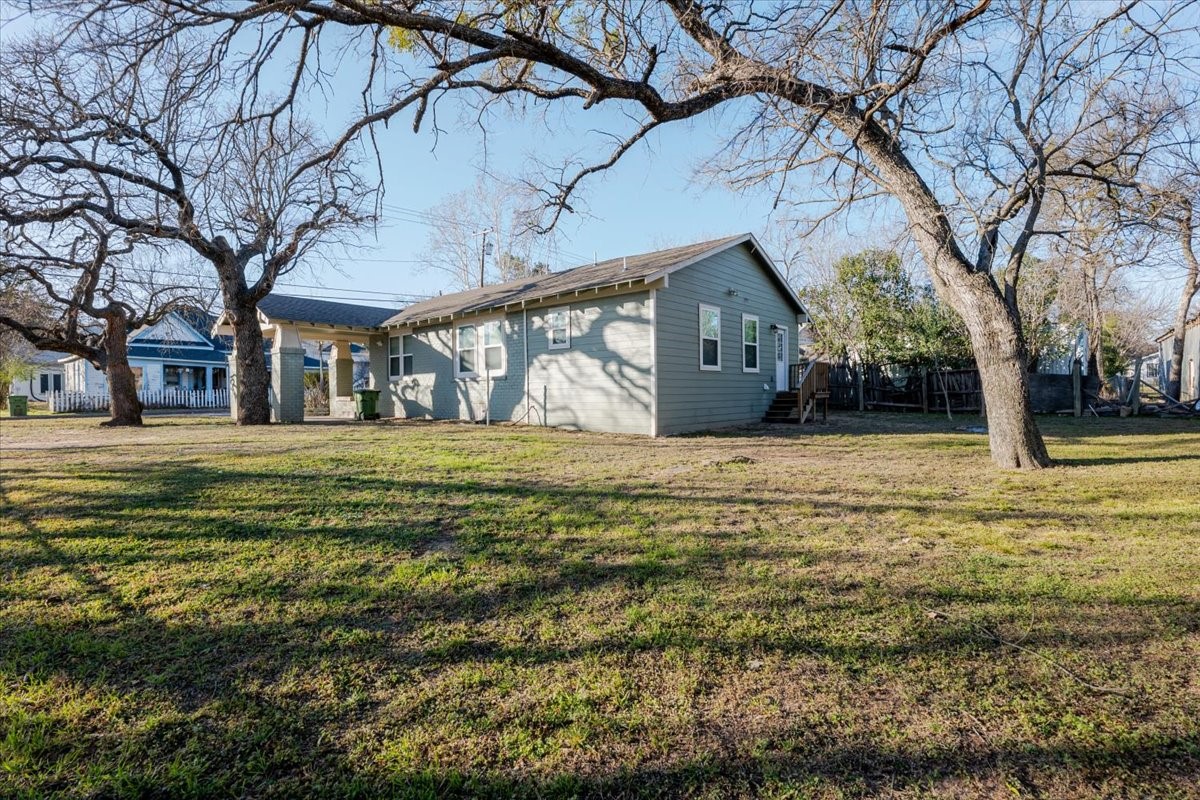 1302 NW 3rd Avenue Mineral Wells TX 76067