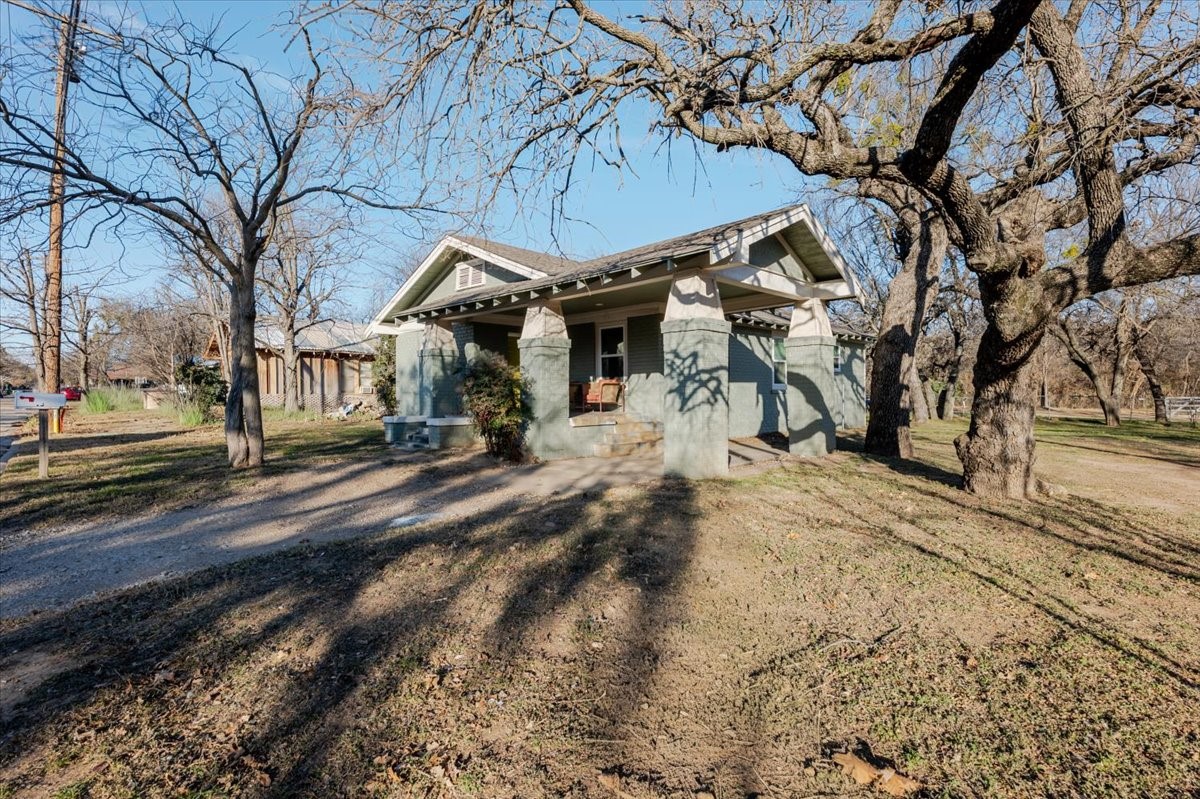 1302 NW 3rd Avenue Mineral Wells TX 76067
