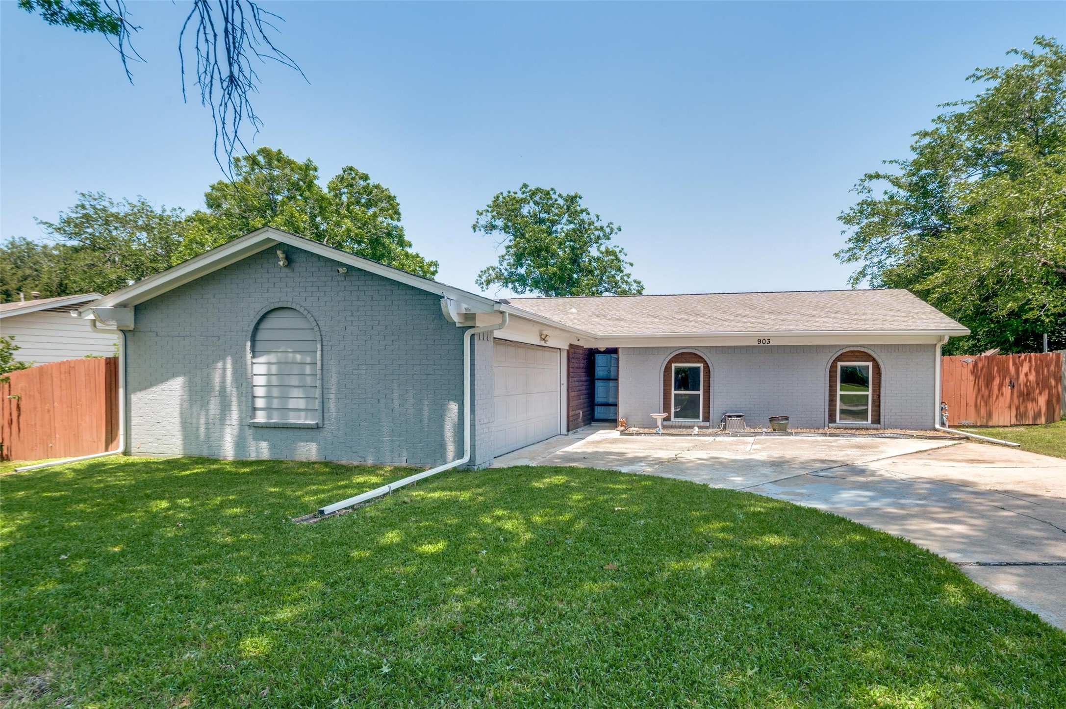 903 Moorhead Court Arlington TX 76014