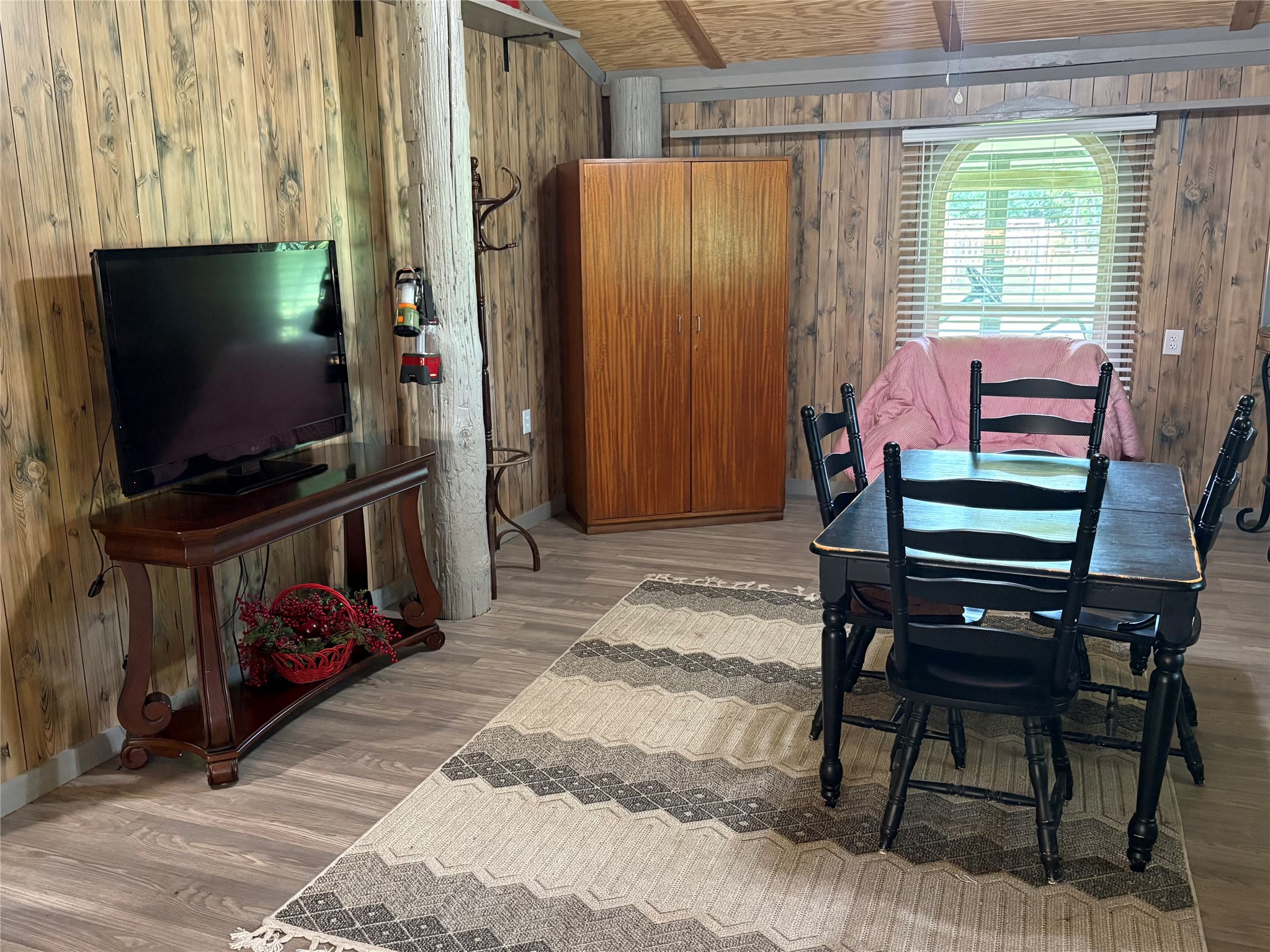 2212 County Road 4128 Cumby TX 75433