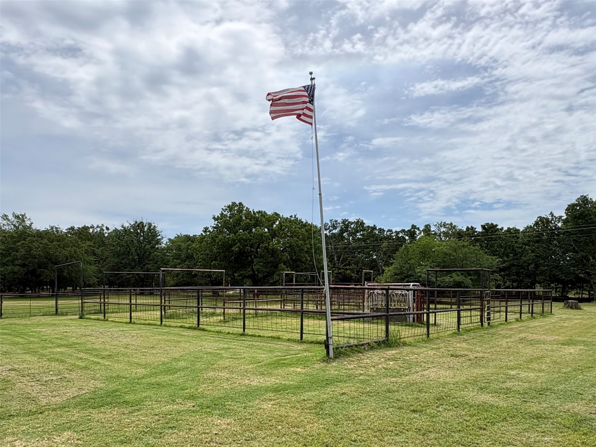 2212 County Road 4128 Cumby TX 75433
