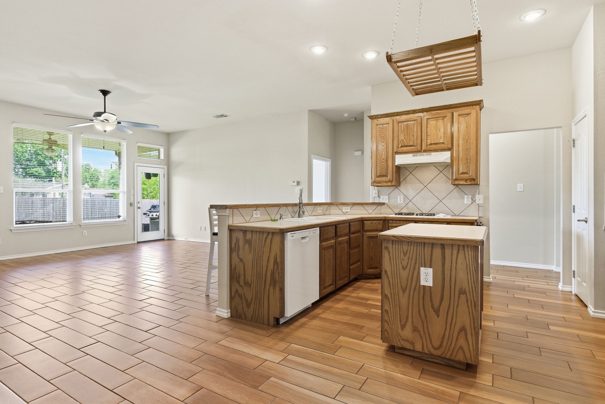 817 Huebner Way Burleson TX 76028