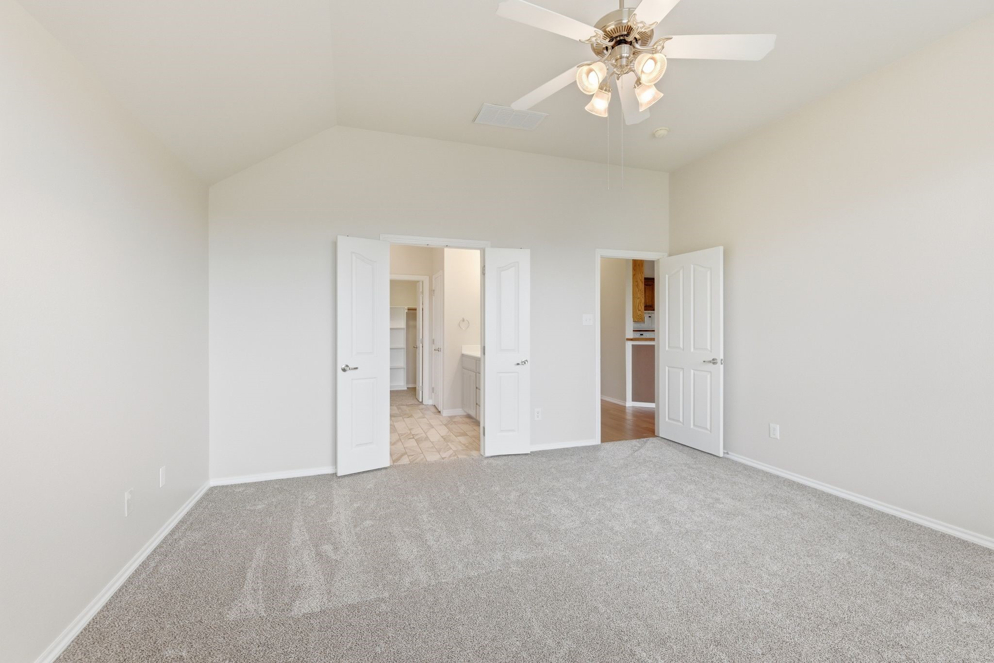 817 Huebner Way Burleson TX 76028