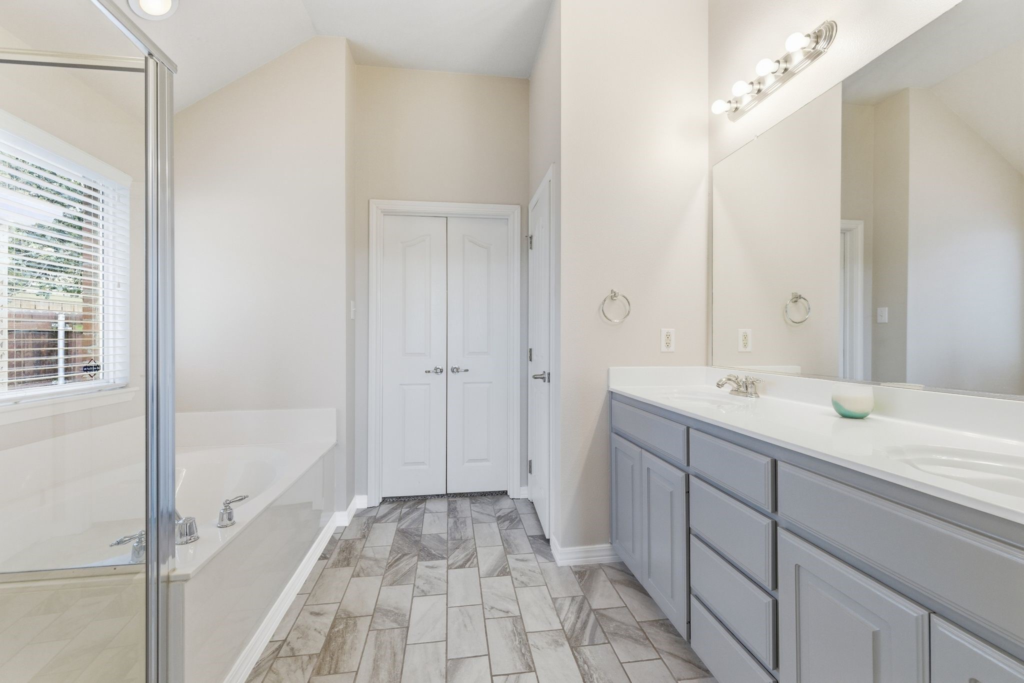 817 Huebner Way Burleson TX 76028