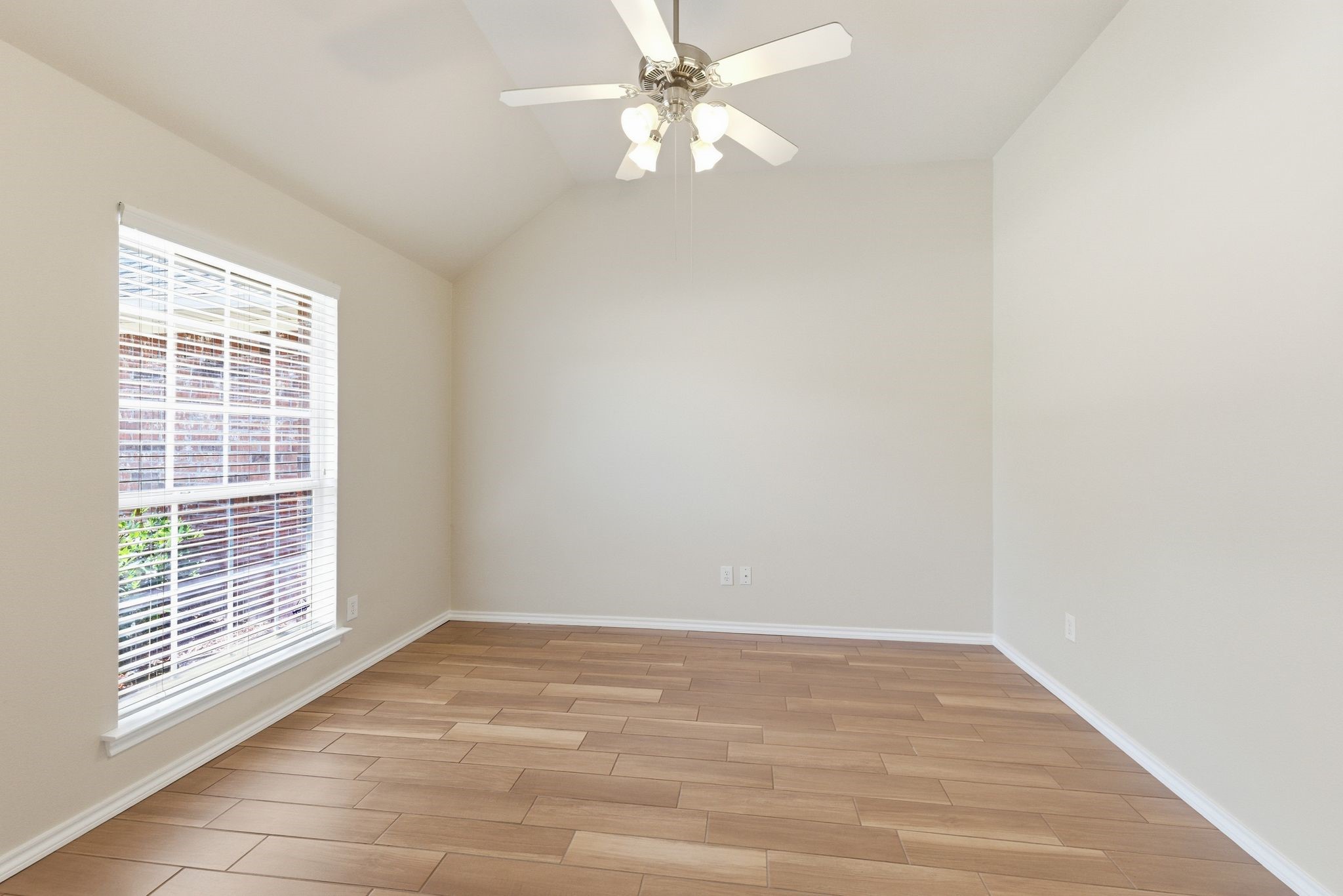 817 Huebner Way Burleson TX 76028