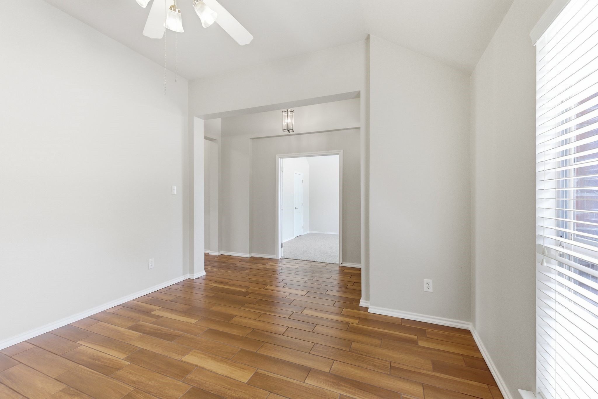 817 Huebner Way Burleson TX 76028