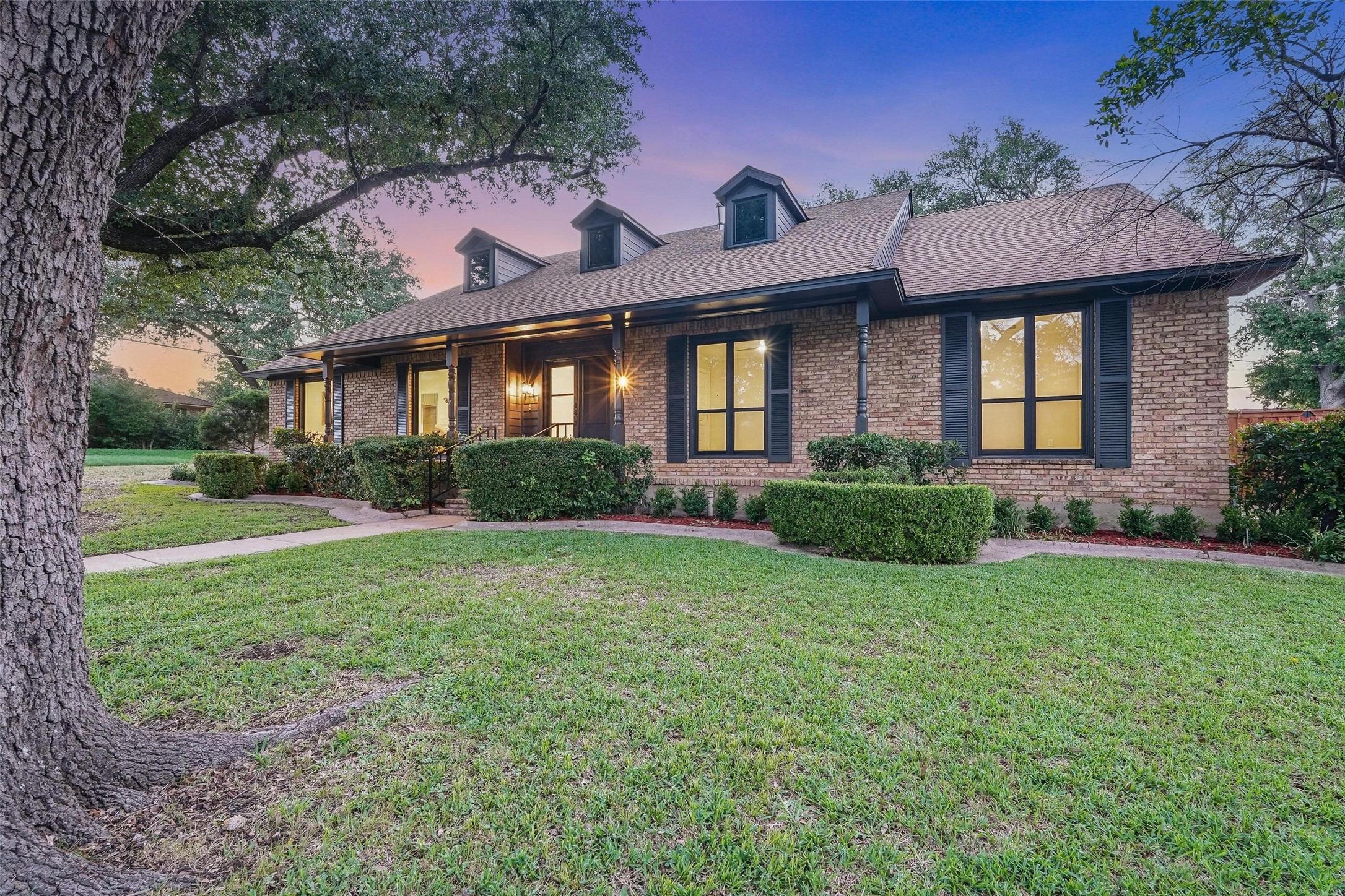 1451 Acapulco Drive Dallas TX 75232