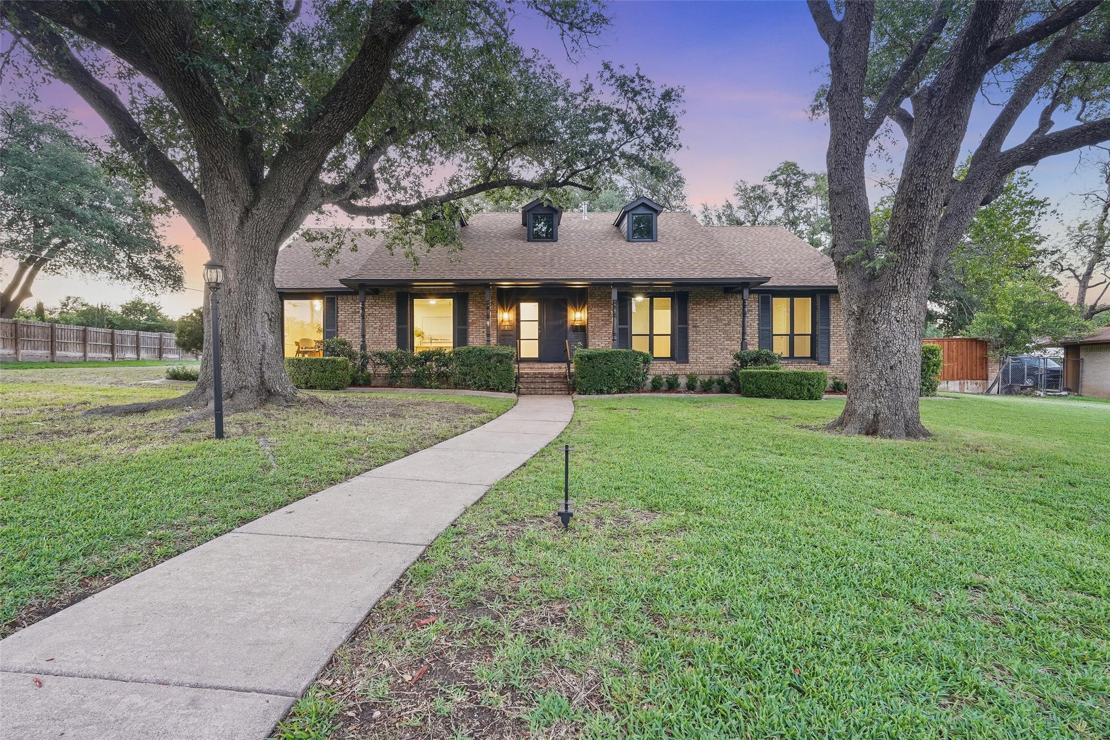 1451 Acapulco Drive Dallas TX 75232