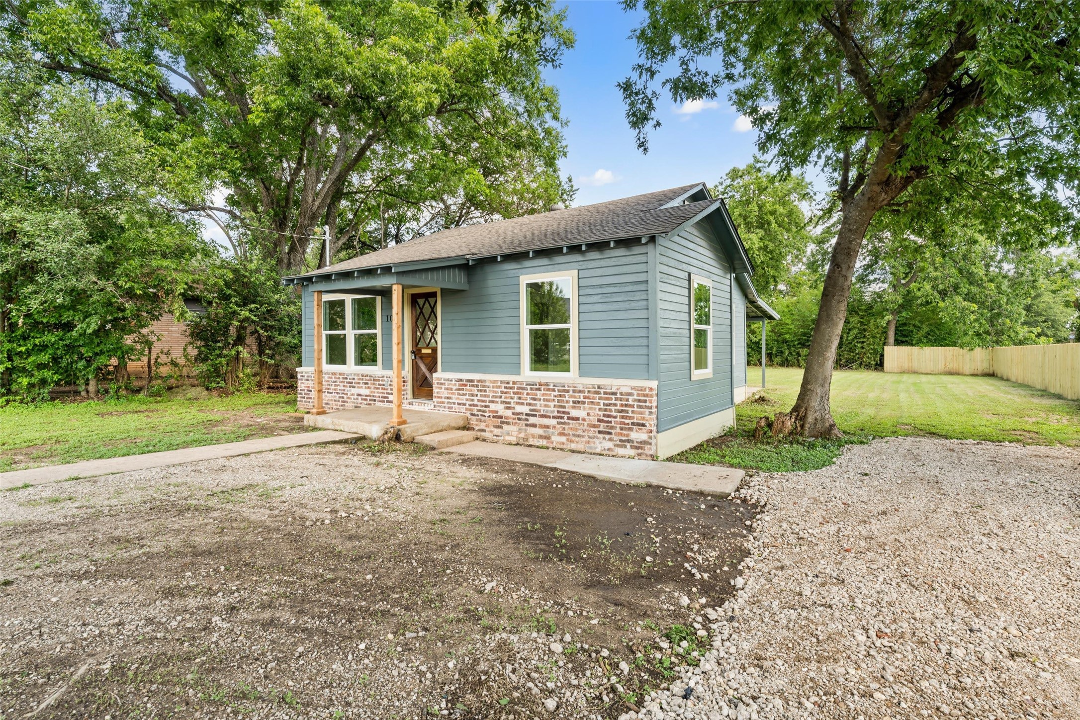 103 E Stegall Drive Robinson TX 76706