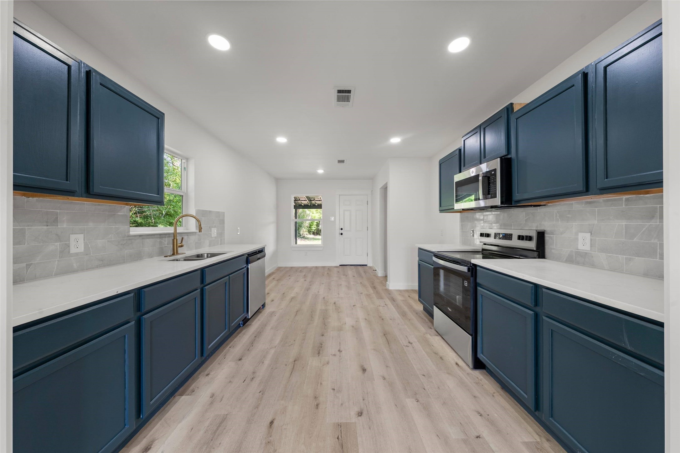 103 E Stegall Drive Robinson TX 76706