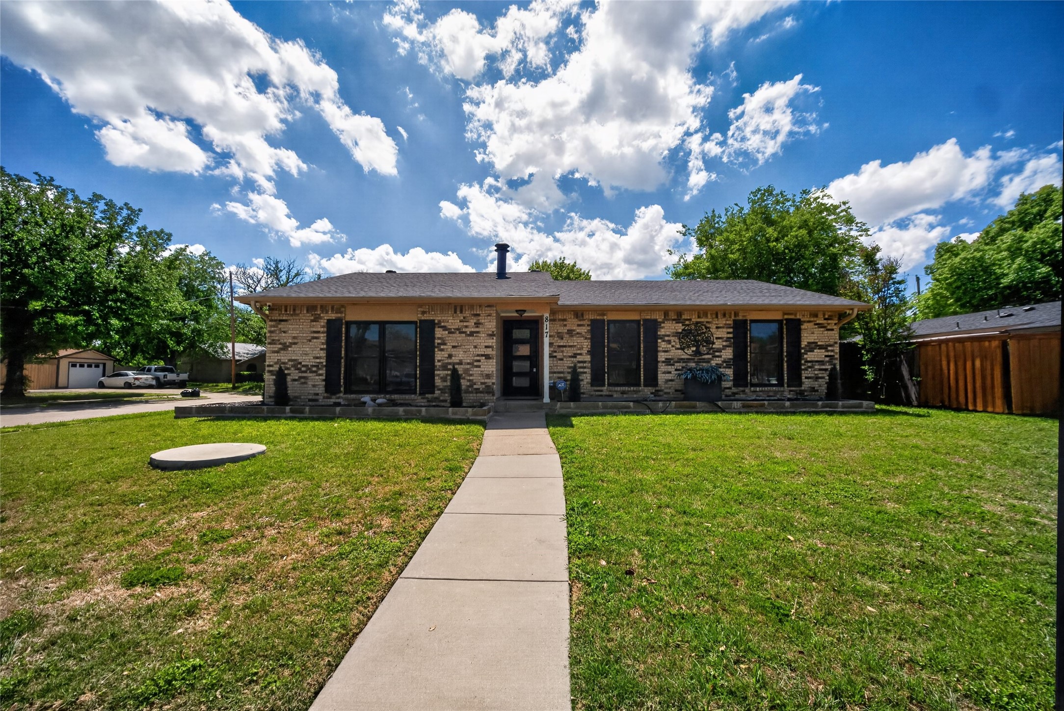 817 Oakland Street Grand Prairie TX 75052
