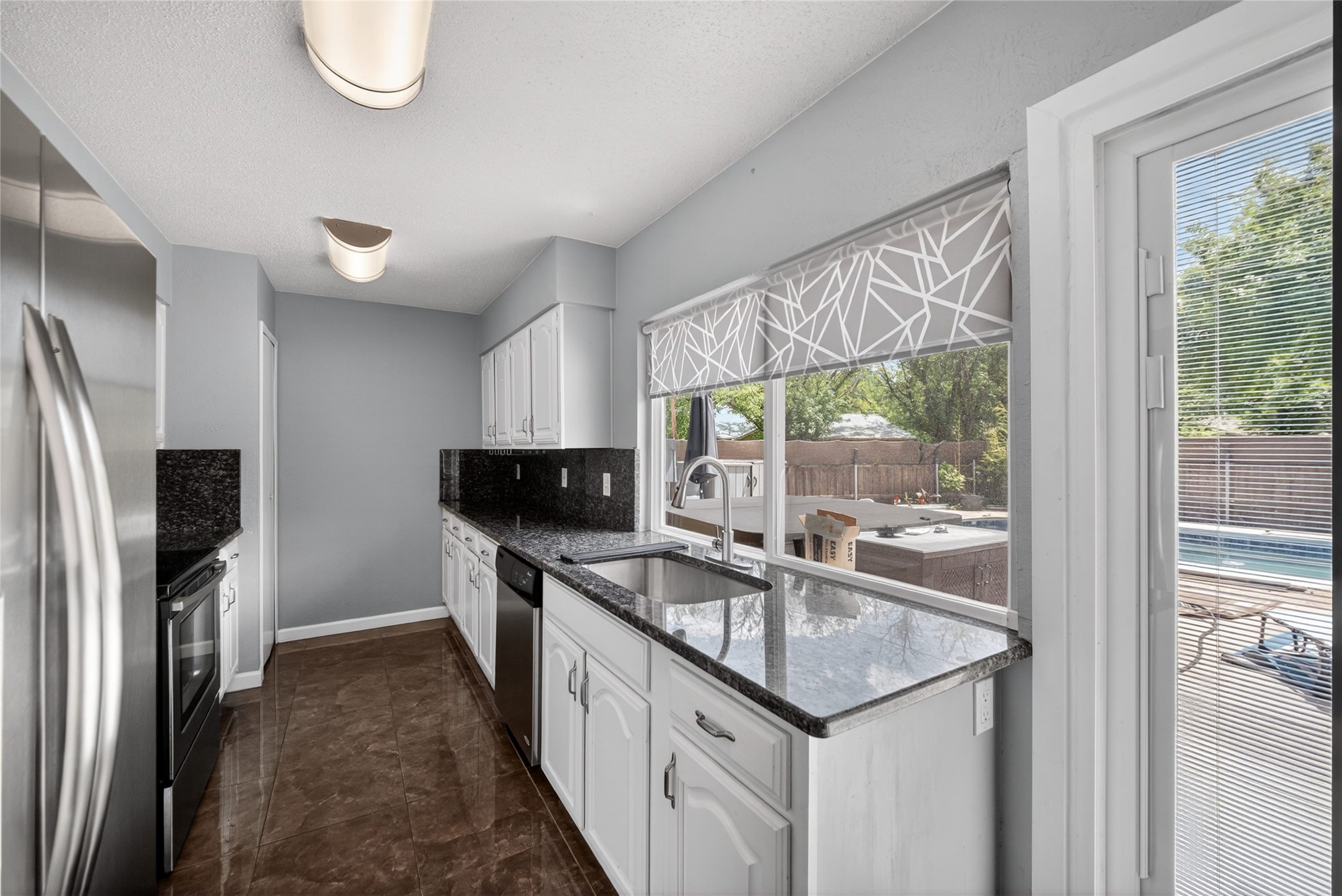 817 Oakland Street Grand Prairie TX 75052