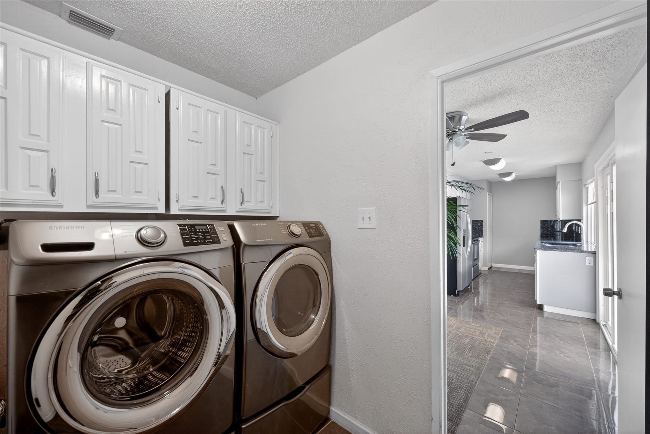 817 Oakland Street Grand Prairie TX 75052