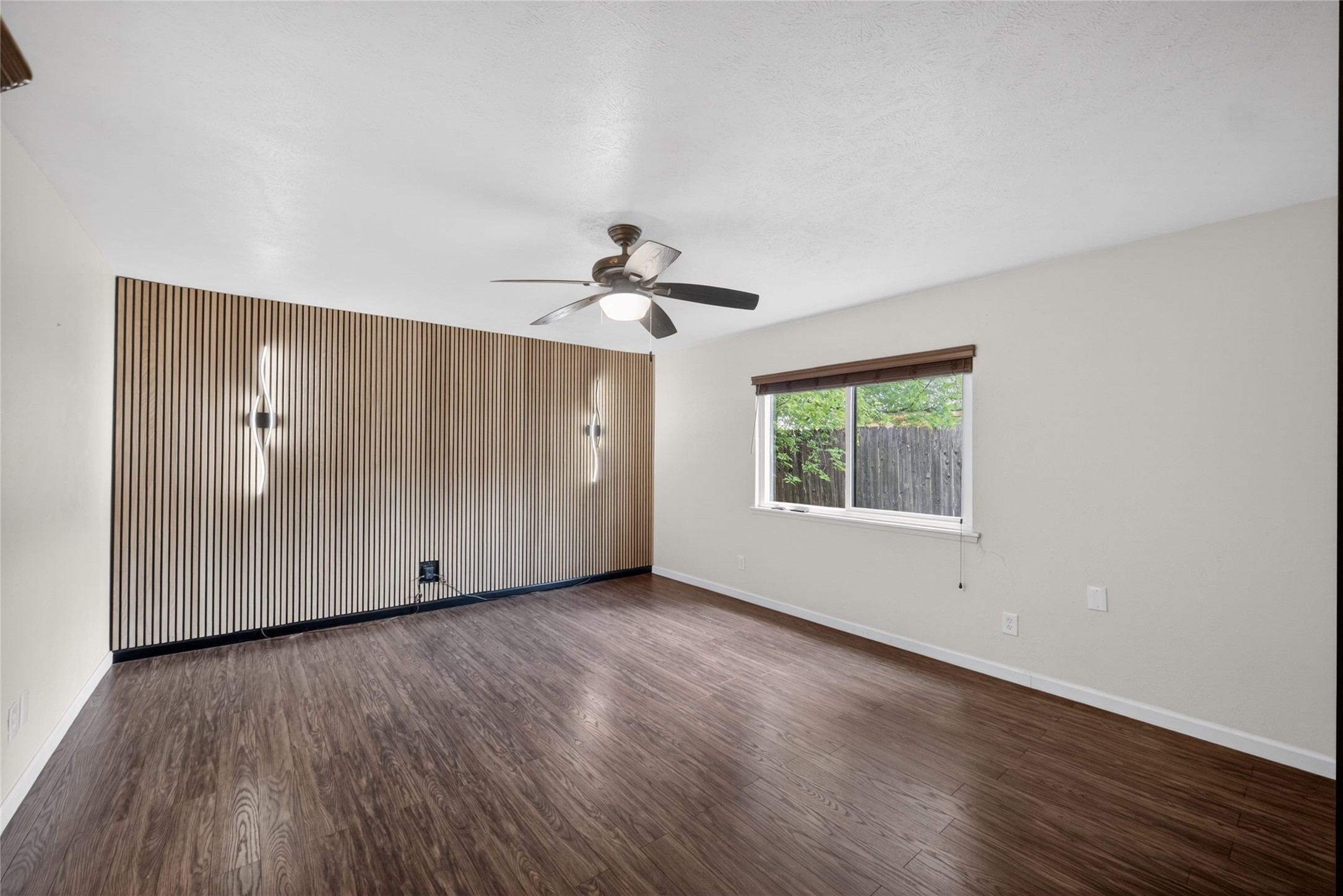 817 Oakland Street Grand Prairie TX 75052