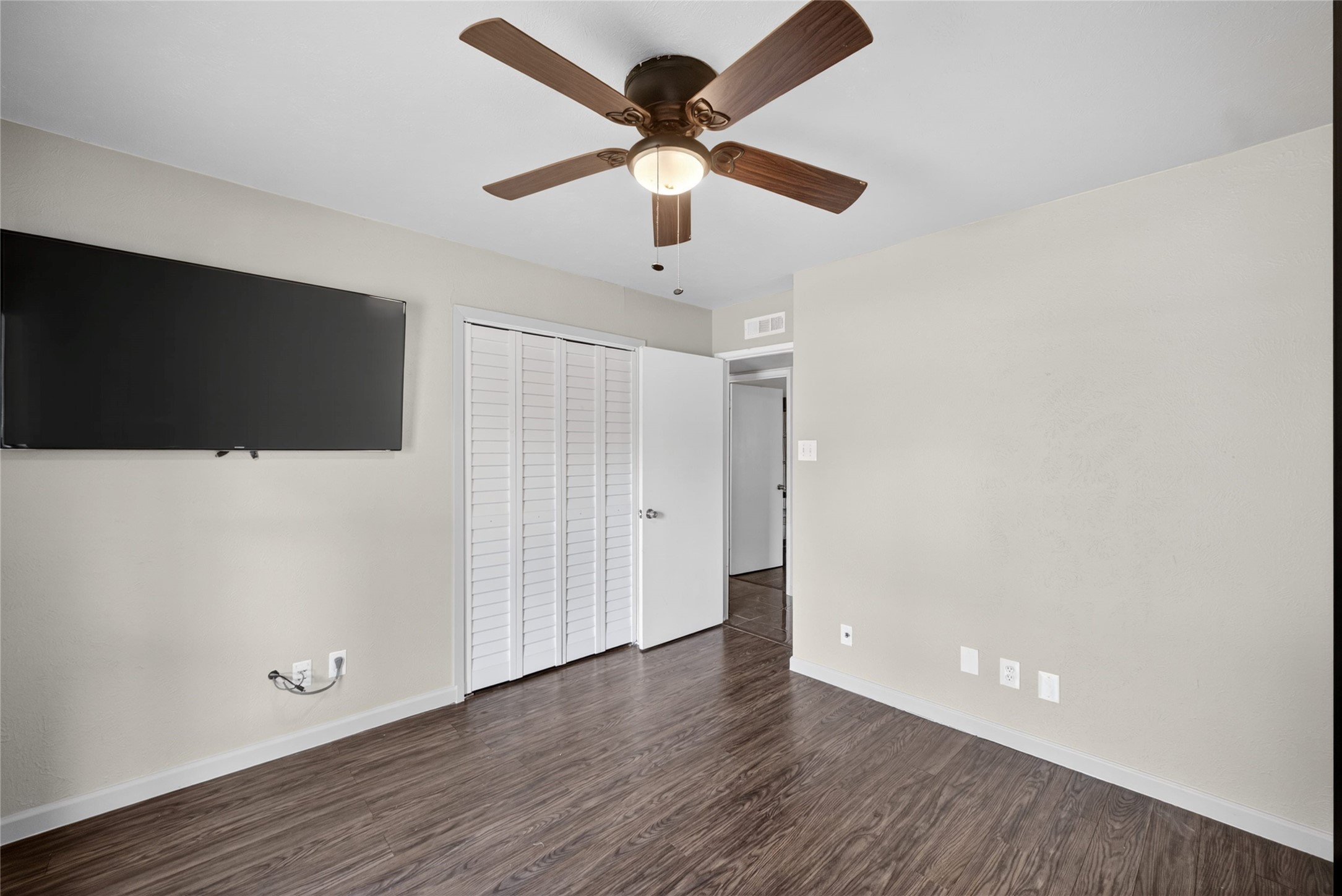 817 Oakland Street Grand Prairie TX 75052