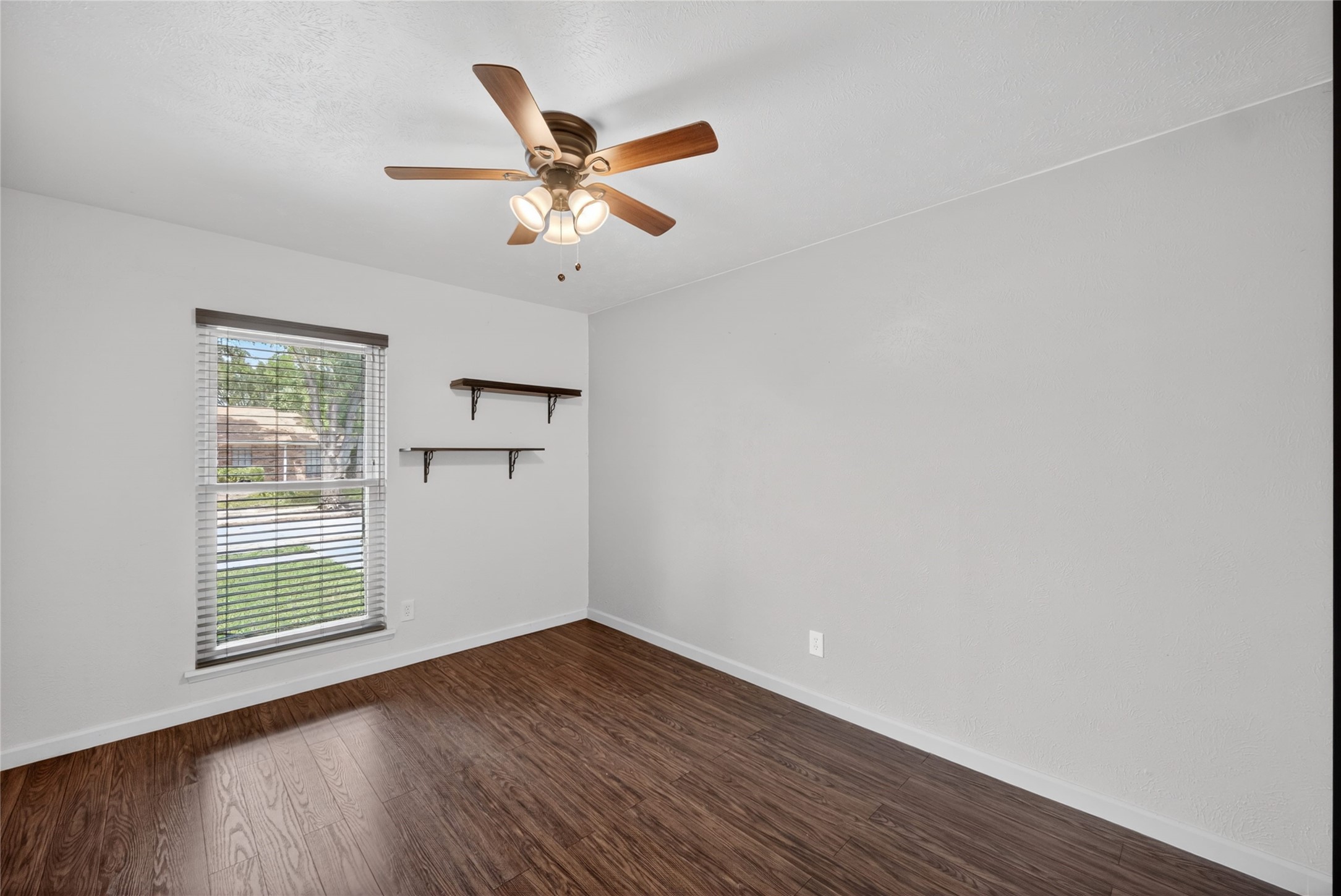 817 Oakland Street Grand Prairie TX 75052