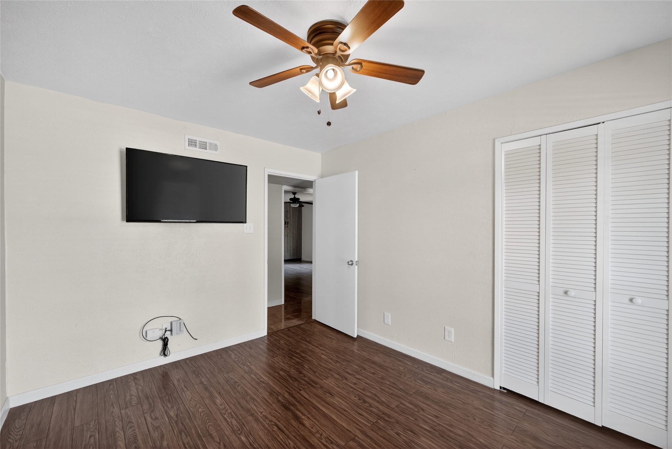 817 Oakland Street Grand Prairie TX 75052