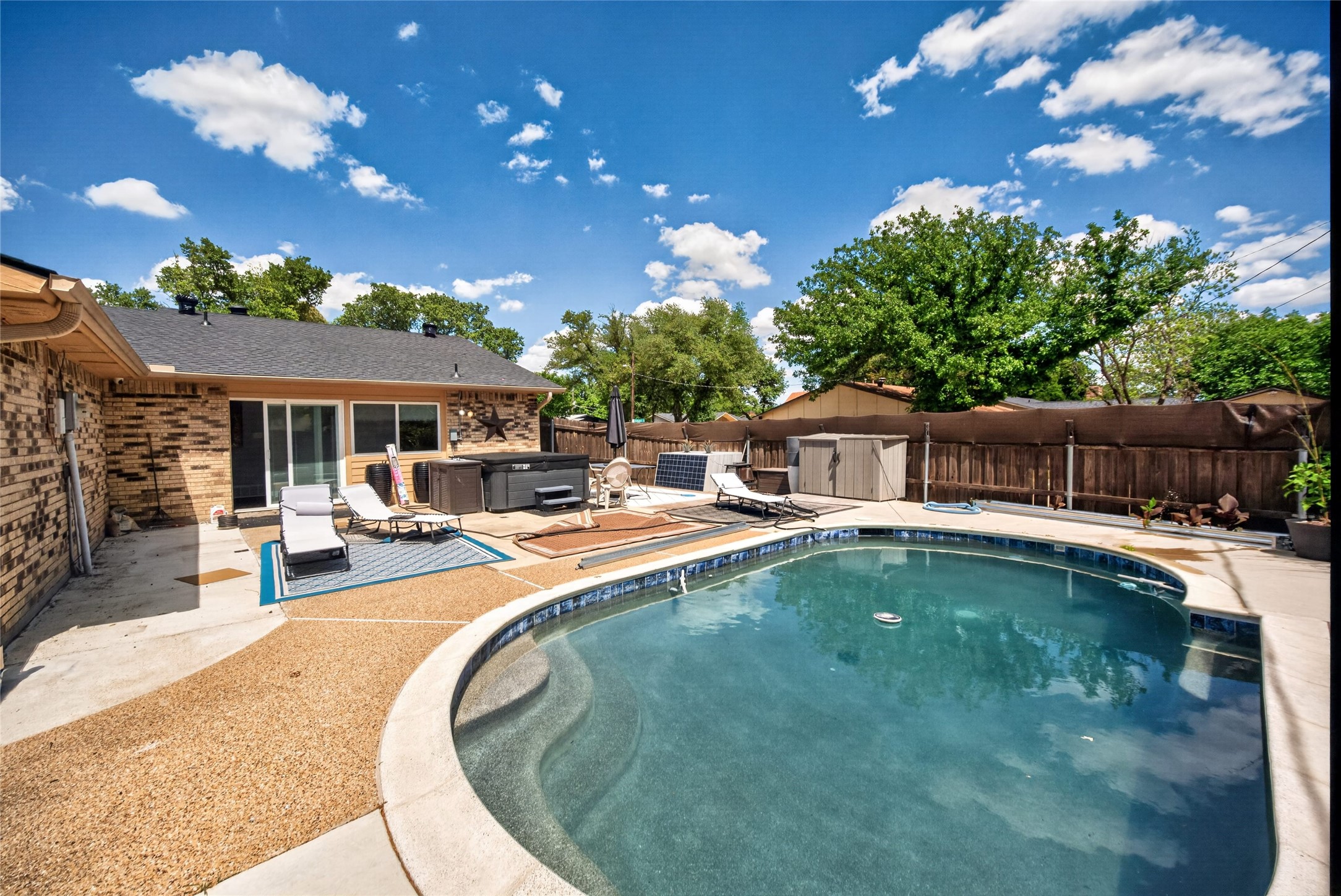 817 Oakland Street Grand Prairie TX 75052
