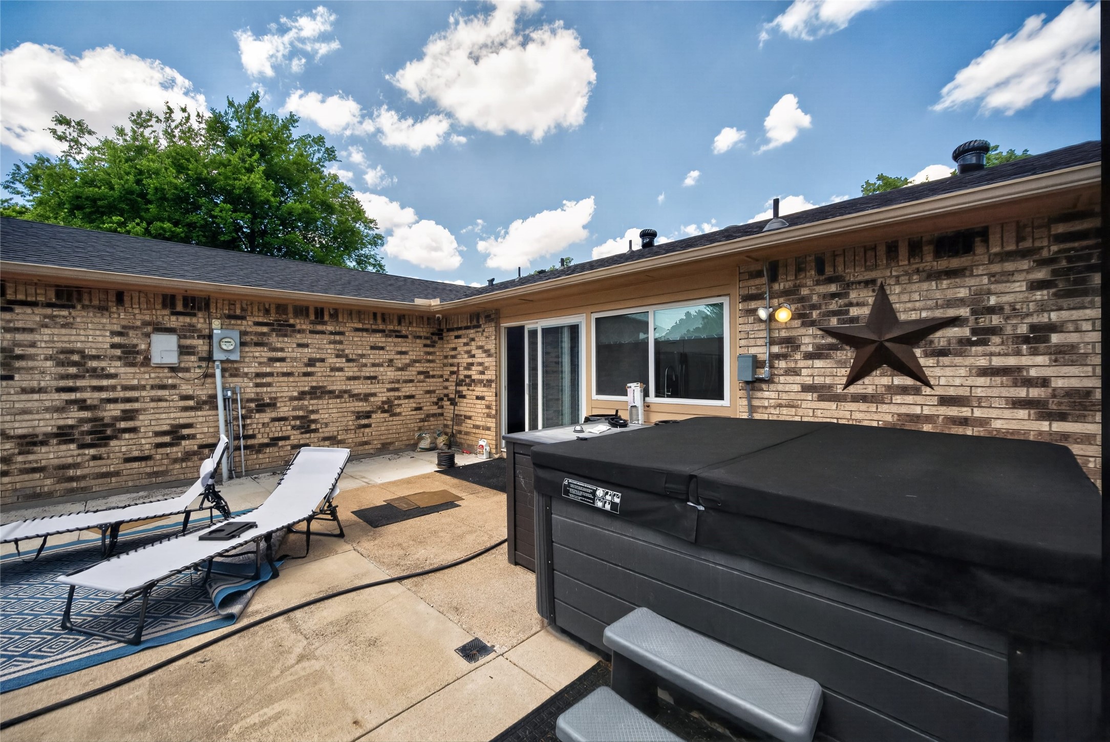 817 Oakland Street Grand Prairie TX 75052