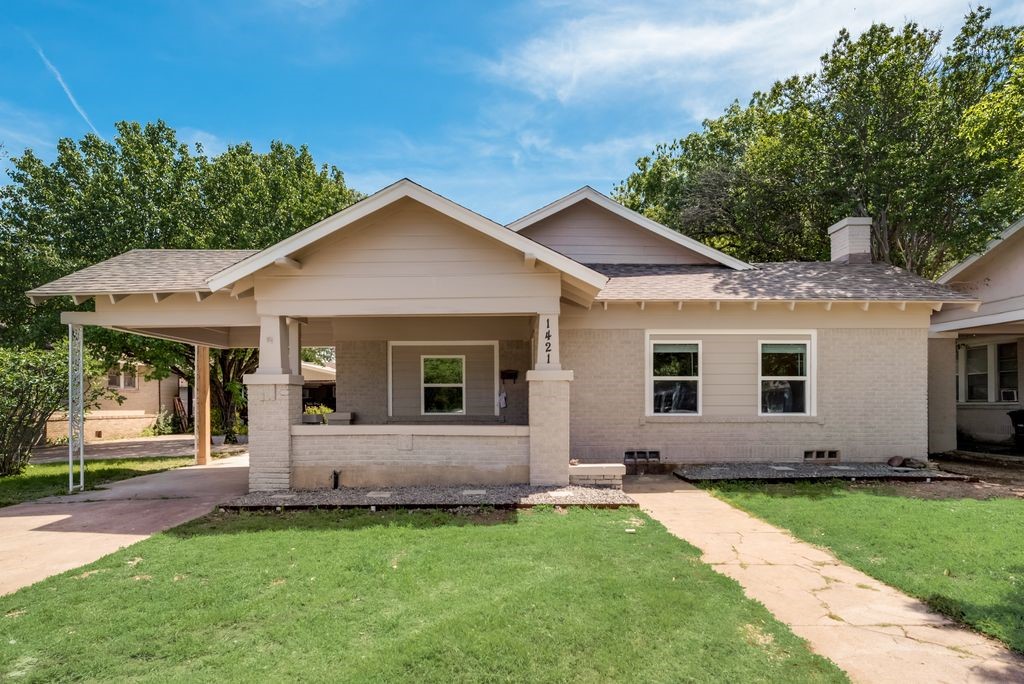 1421 W Gambrell Street Fort Worth TX 76115