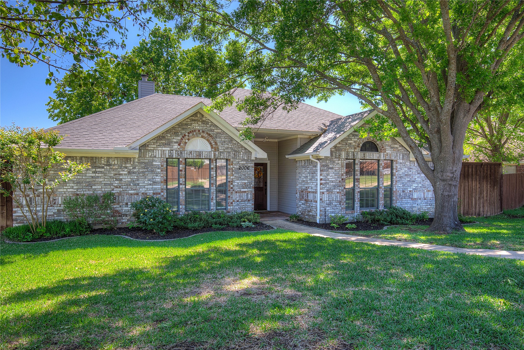2006 Orchard Trail Garland TX 75040
