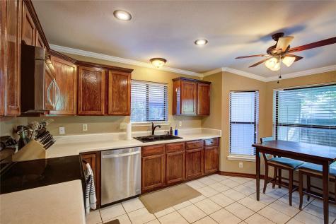2006 Orchard Trail Garland TX 75040