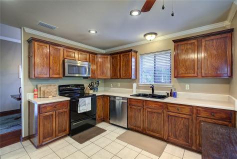 2006 Orchard Trail Garland TX 75040