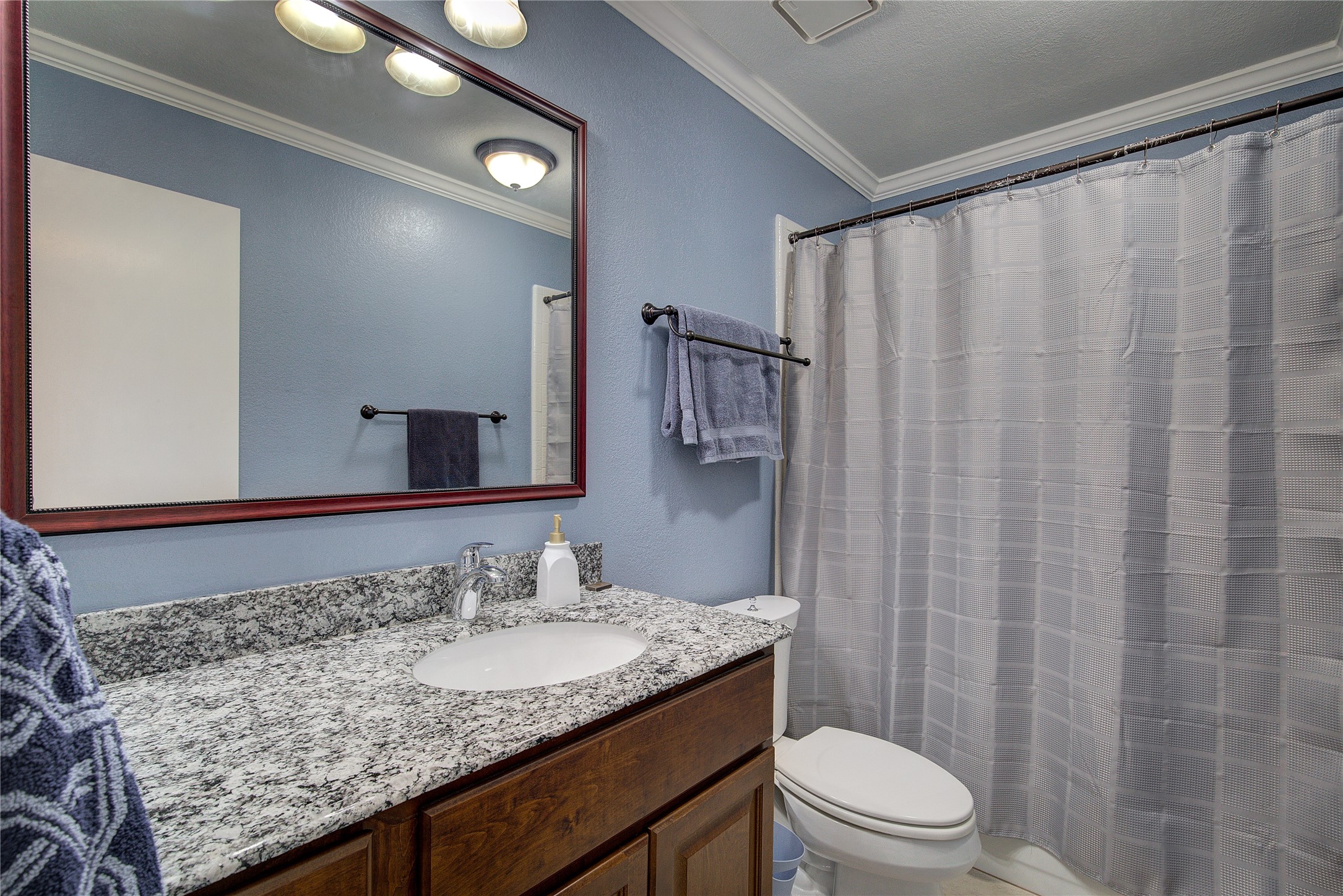2006 Orchard Trail Garland TX 75040