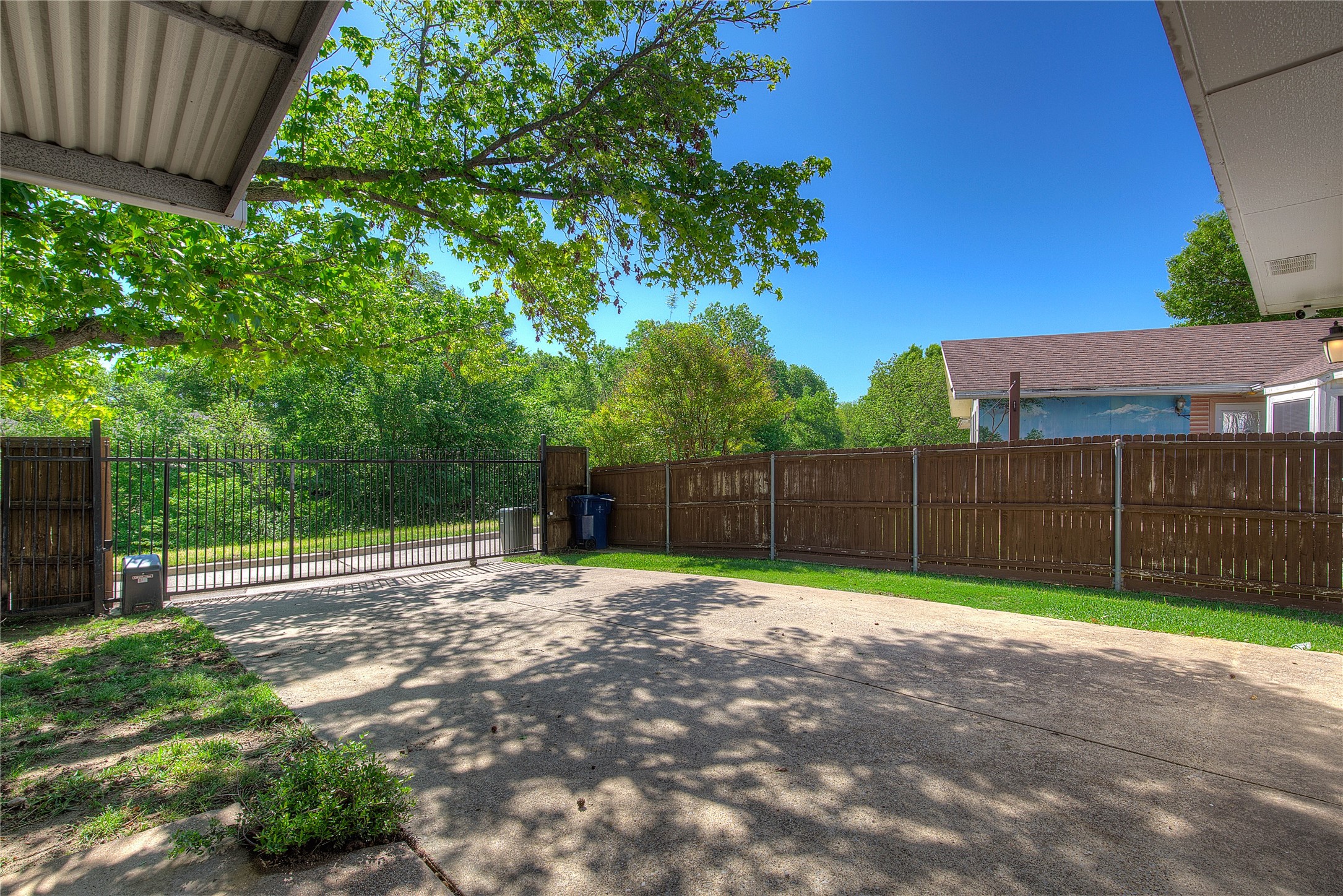 2006 Orchard Trail Garland TX 75040