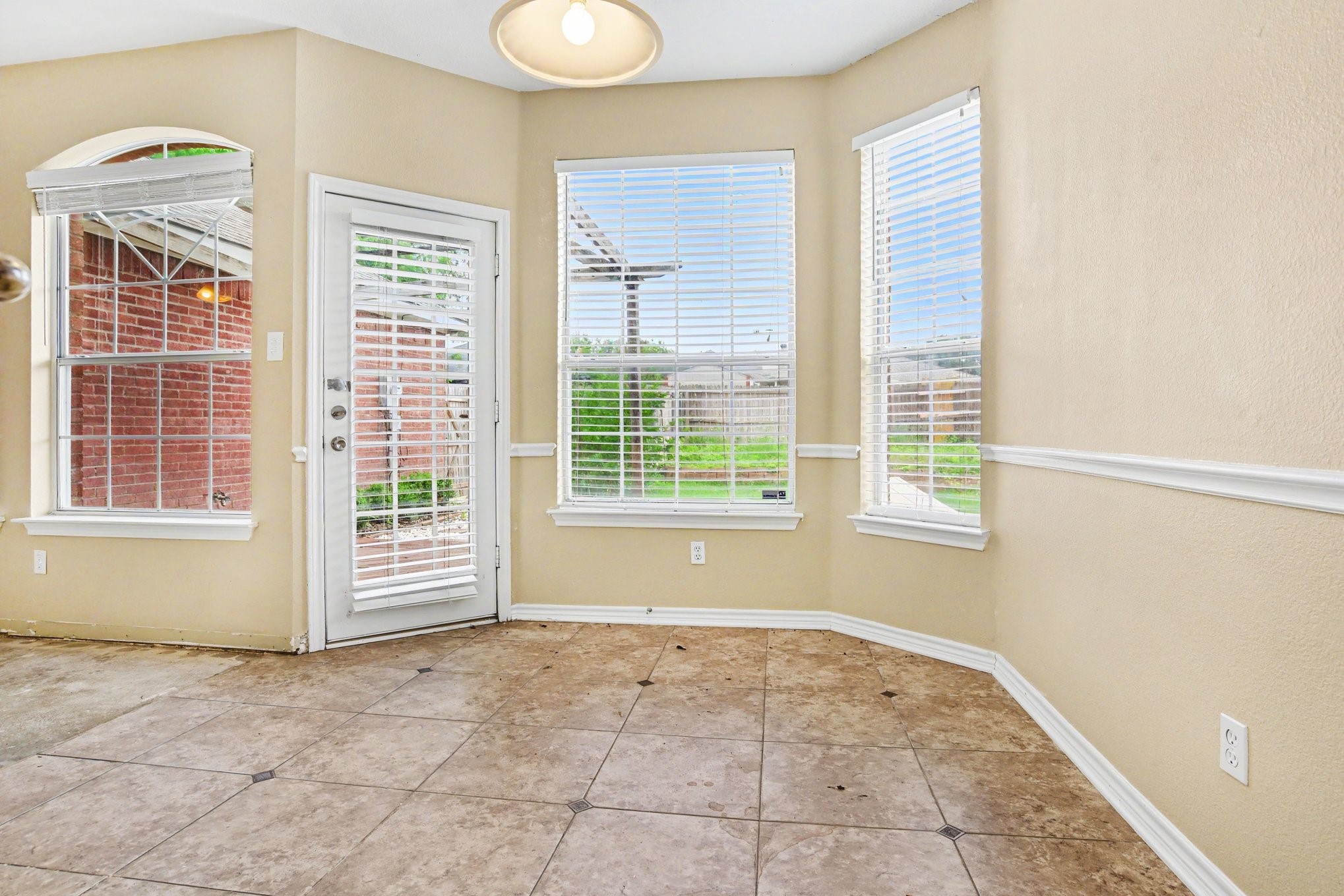 1621 Churchill Lane Mansfield TX 76063