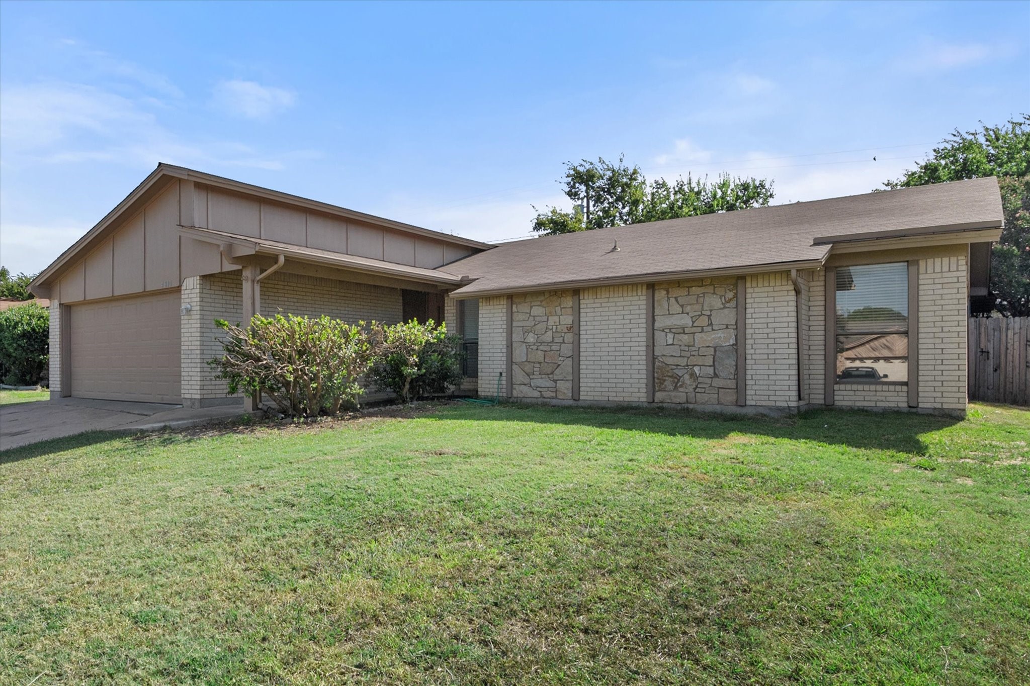 4811 N Prairieview Court Arlington TX 76017