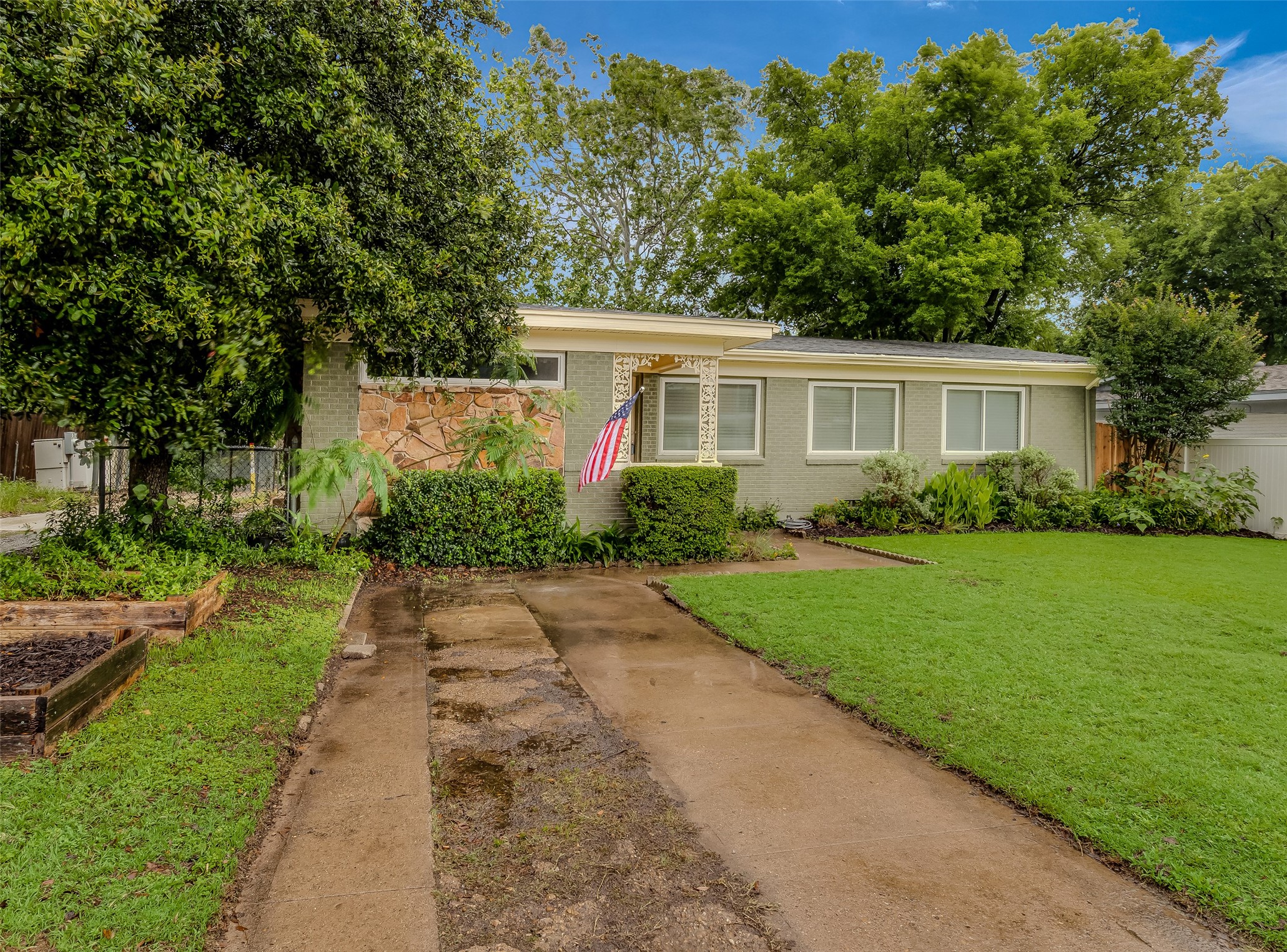 2915 Gus Thomasson Road Dallas TX 75228