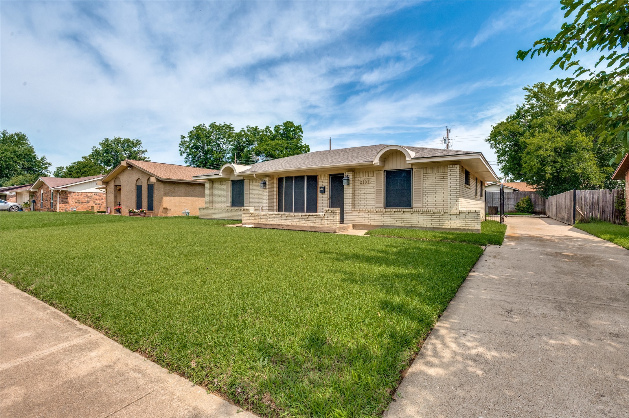 2101 Spanish Trail Irving TX 75060