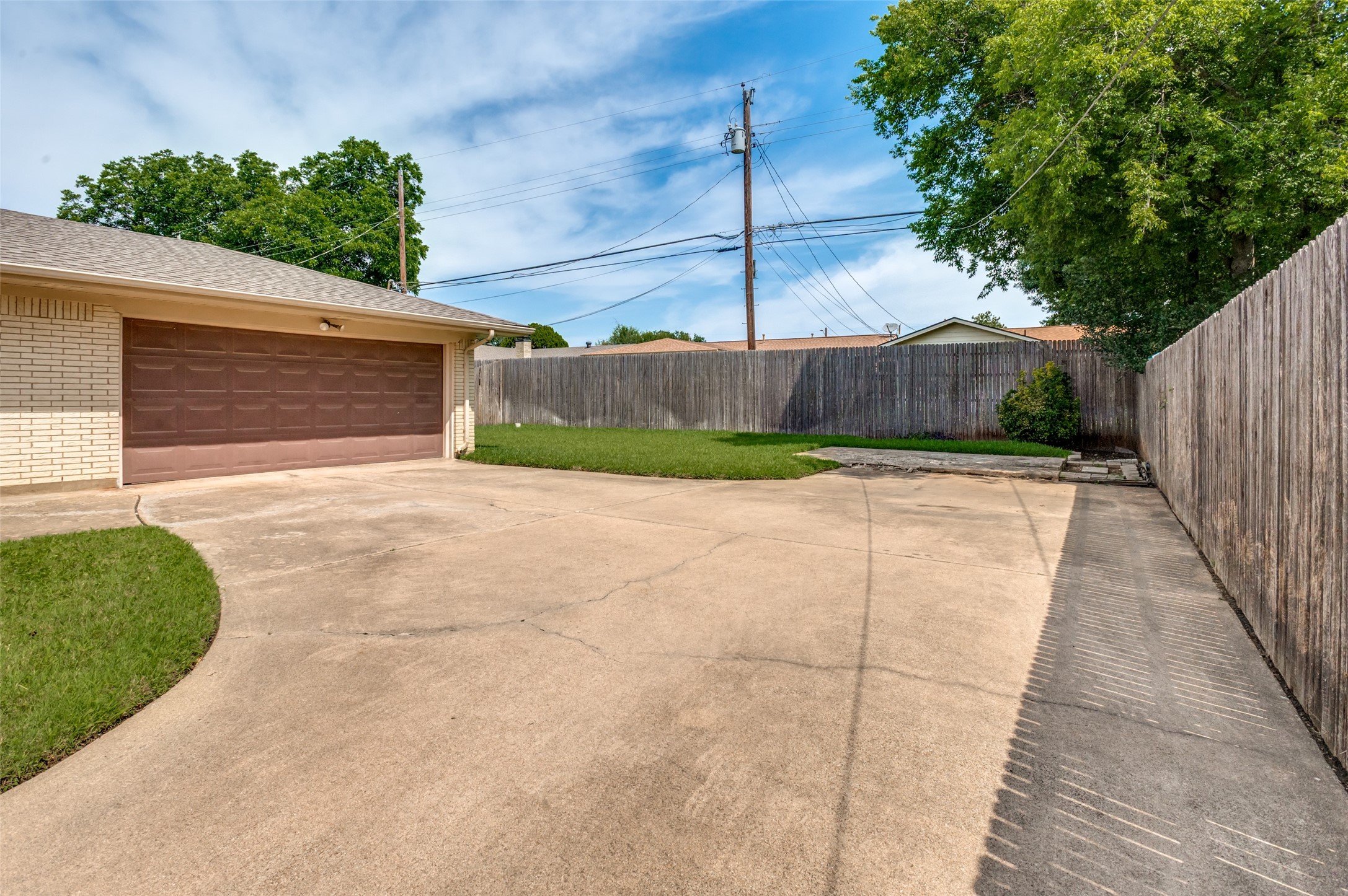 2101 Spanish Trail Irving TX 75060