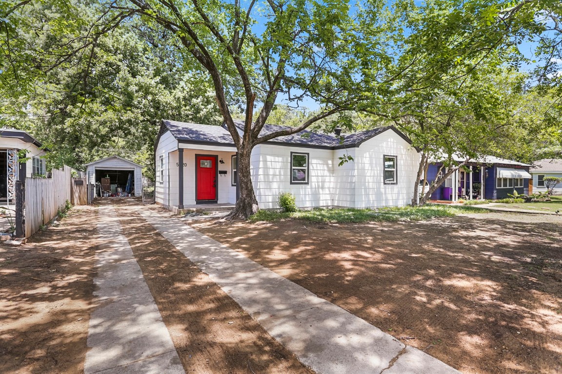 5420 Thomas Lane River Oaks TX 76114
