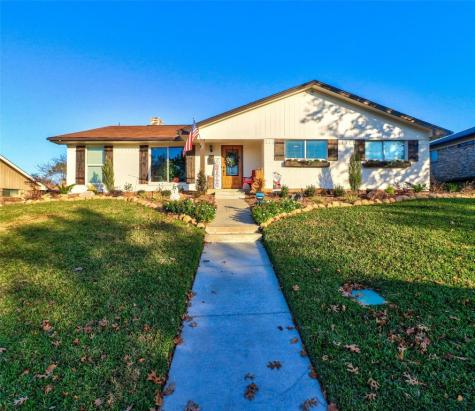 2001 Wellington Drive Grand Prairie TX 75051