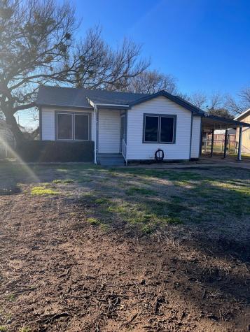 104 Benton Street Nocona TX 76255