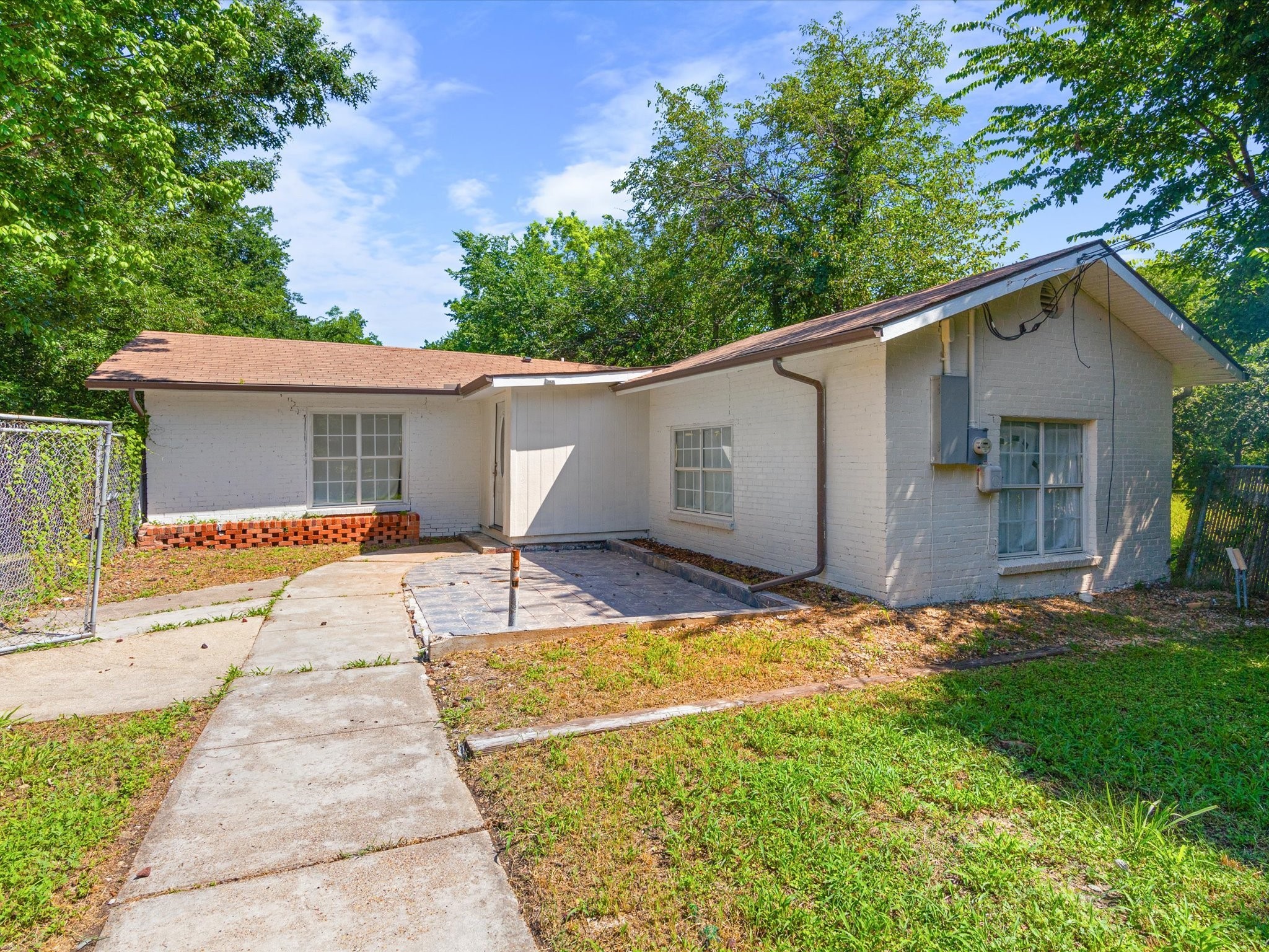 806 W Milam Street Ennis TX 75119