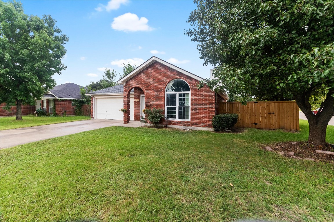 6402 Brookbriar Court Arlington TX 76018