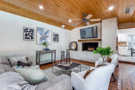 9425 Springwater Drive Dallas TX 75228