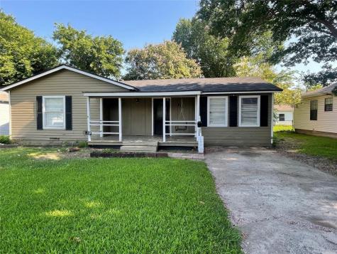 816 Bowie Street Garland TX 75040