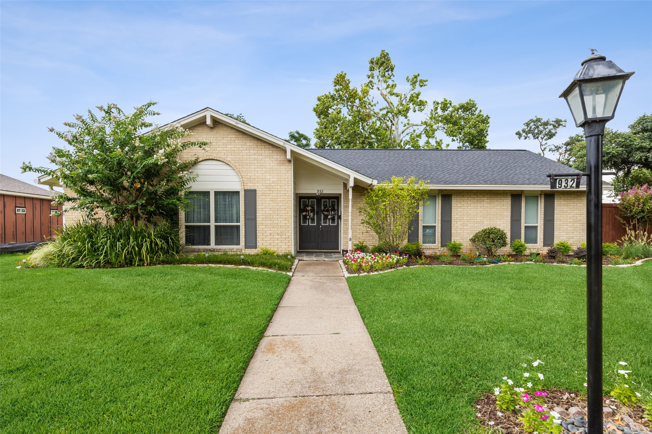 932 Vinecrest Lane Richardson TX 75080