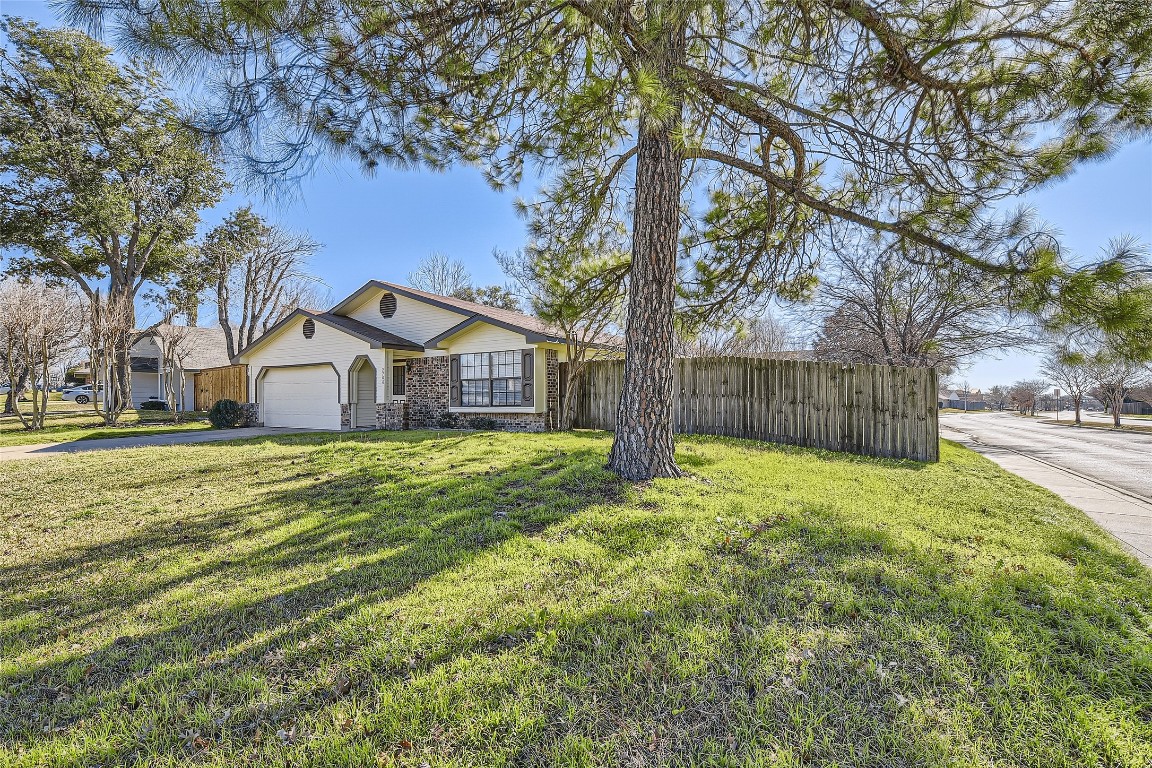 2200 Sequoia Lane Bedford TX 76021