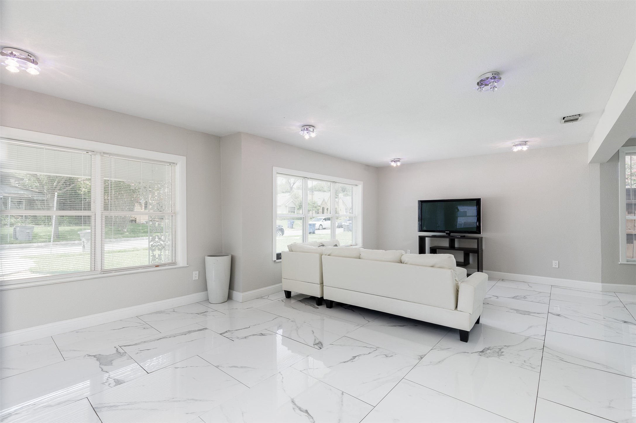 5702 Ellsworth Avenue Dallas TX 75206