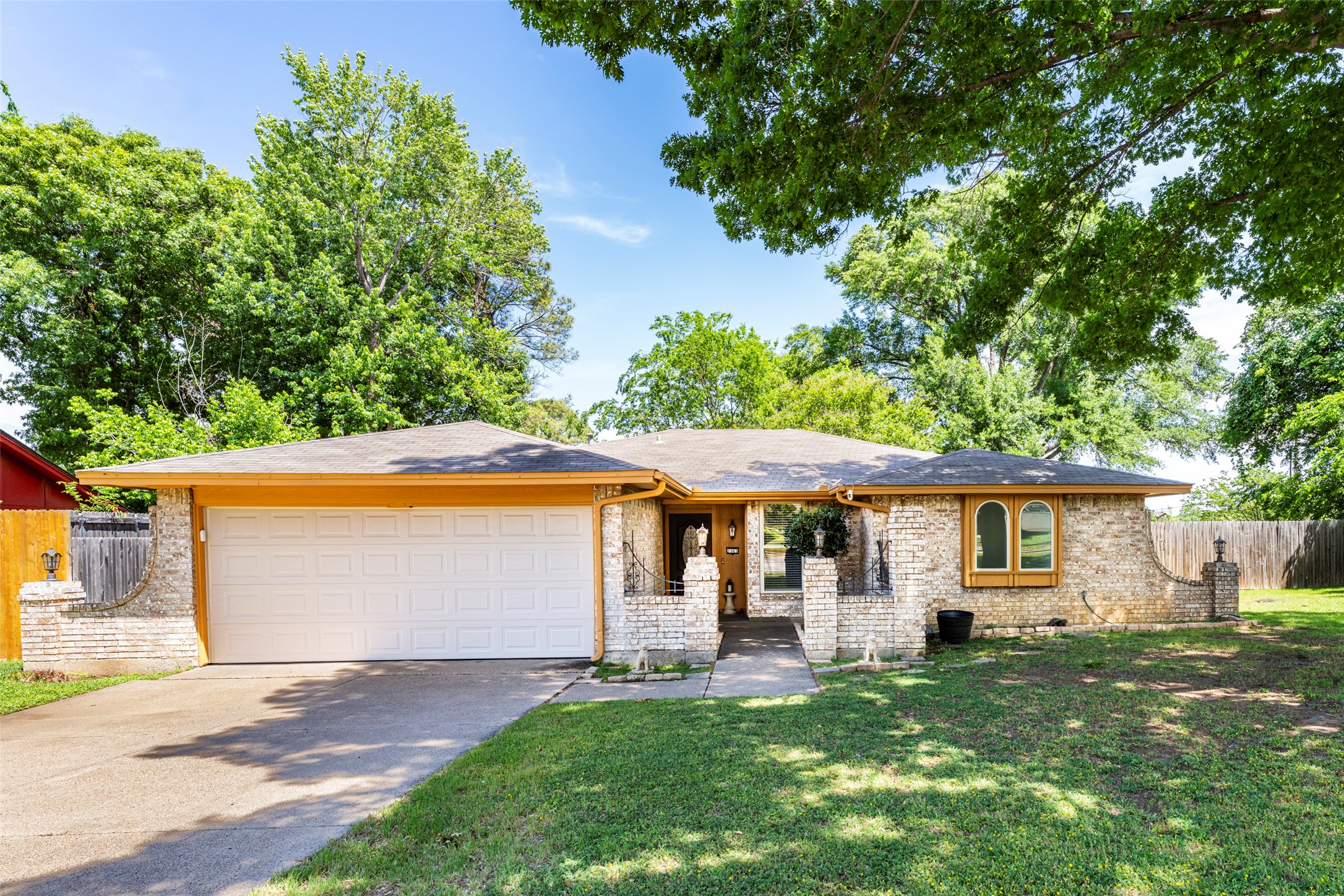2303 Hazelwood Court Arlington TX 76015