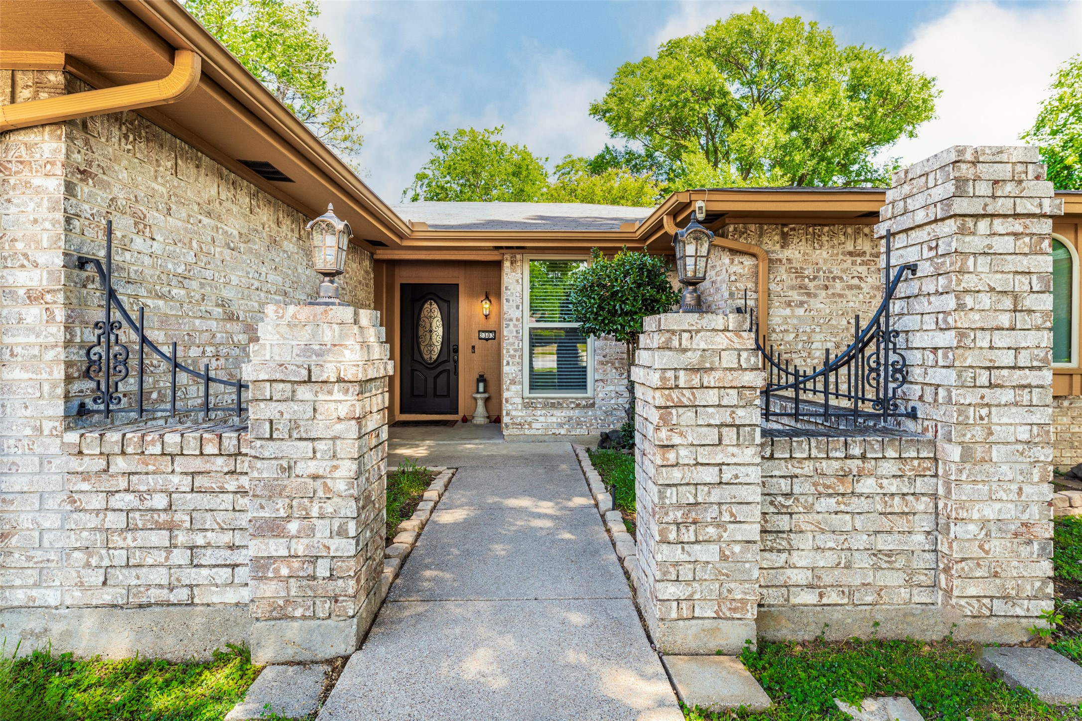 2303 Hazelwood Court Arlington TX 76015