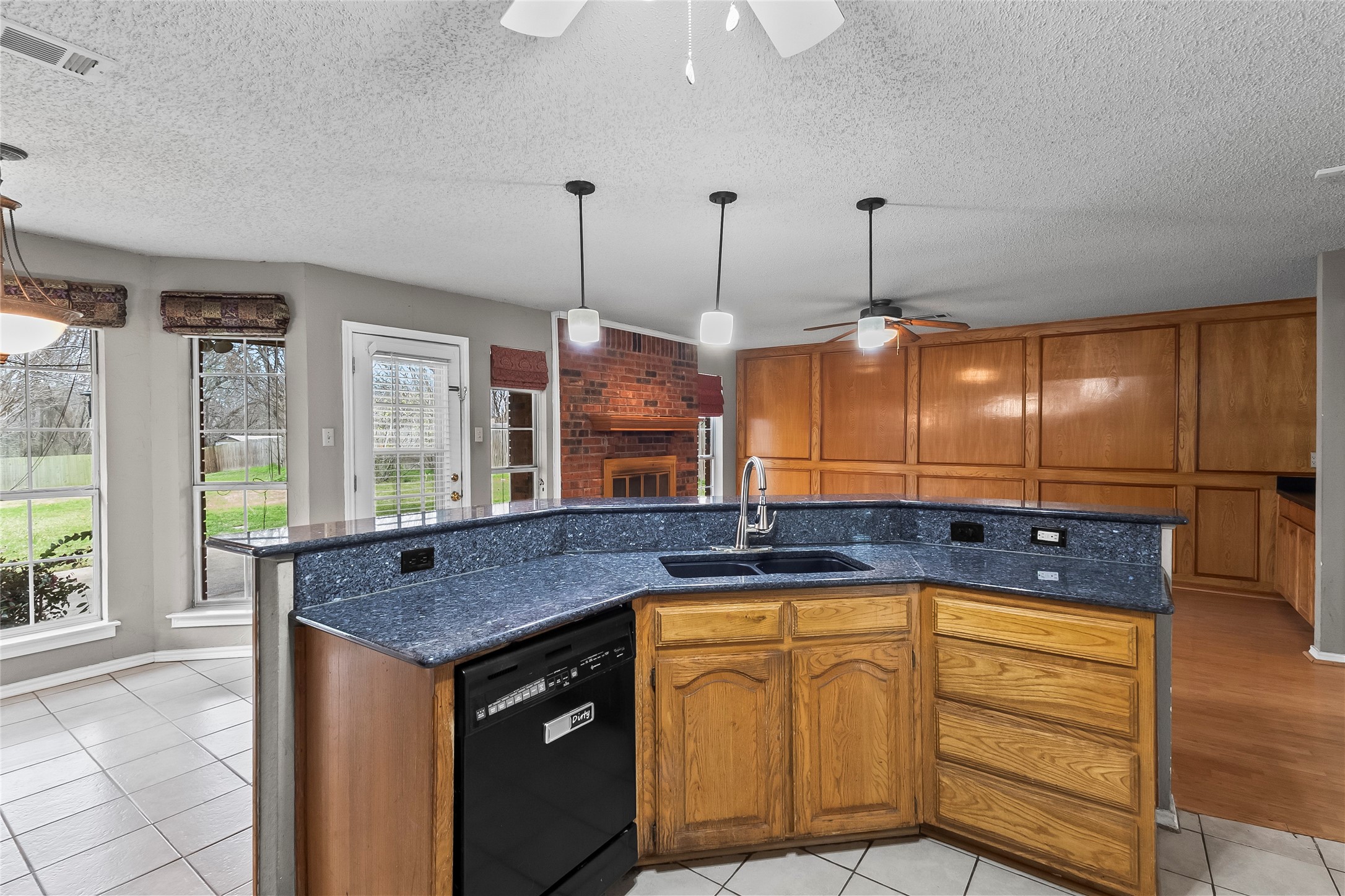 4914 Creekridge Lane Garland TX 75043