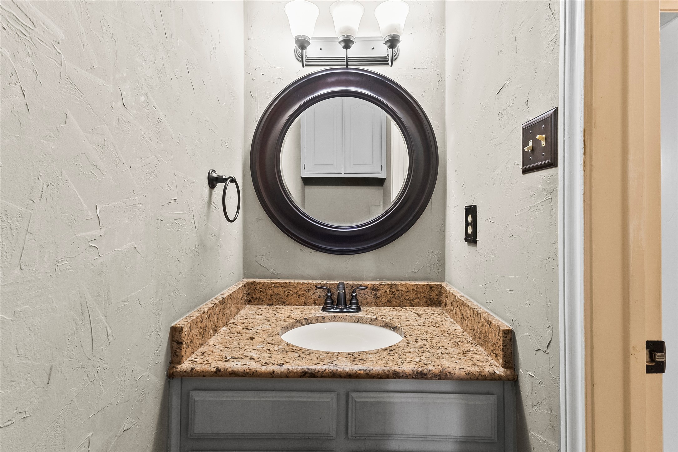 4914 Creekridge Lane Garland TX 75043