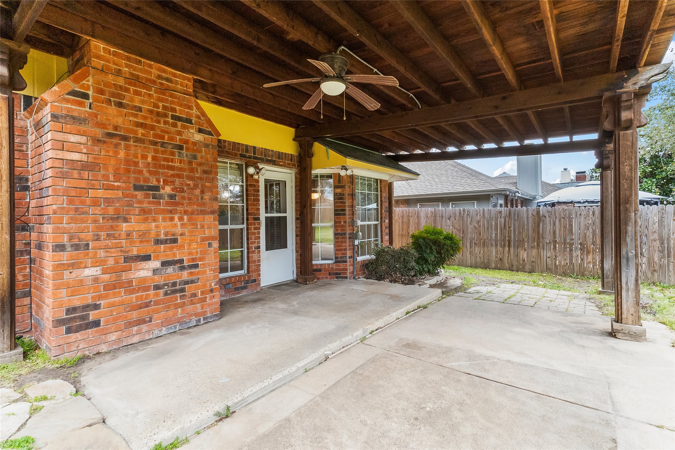 4914 Creekridge Lane Garland TX 75043