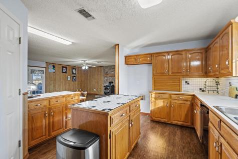 1858 Farm Road 1506 Paris TX 75460